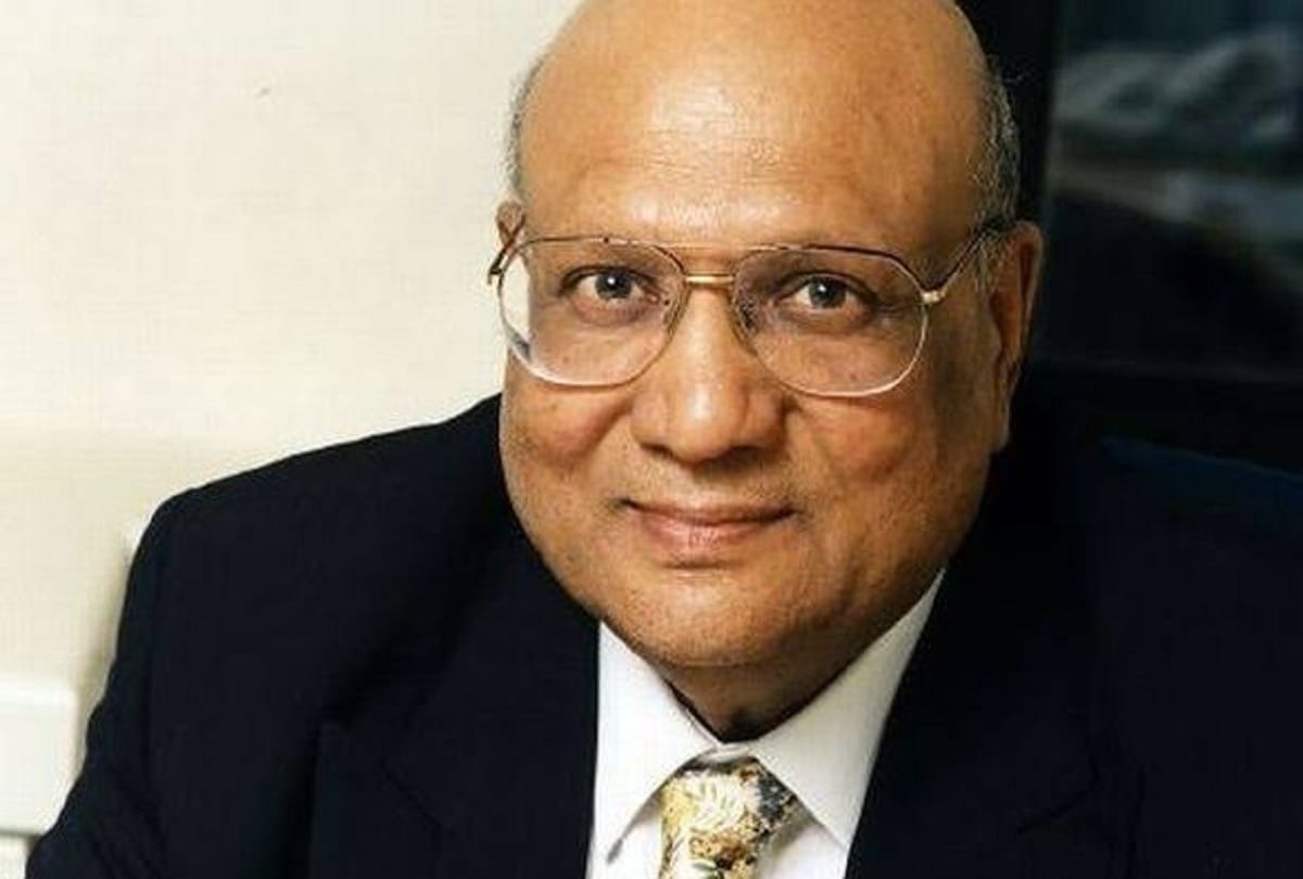 london industrialist Lord Swaraj Paul considering acquisitions in UK and India