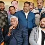 अमृतसर के भाजपा कार्यालय में पत्रकारों से बातचीत करते गजेंद्र सिंह शेखावत।