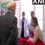 पंजाब के उपमुख्यमंत्री सुखजिंदर सिंह रंधावा ने लुधियाना ज़िला न्यायालय में हुए विस्फोट में घायल लोगों से अस्पताल में जाकर मुलाक़ात की।