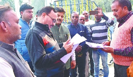 Farmers got up from the dharna by giving ten days' time