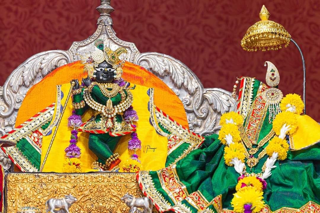 Mathura: Thakur Radharaman Lal seated in Vatsalya Bhaktiras Nikunj
