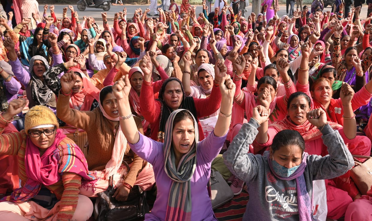 Anganwadi workers demonstrated at Agriculture Minister's residence