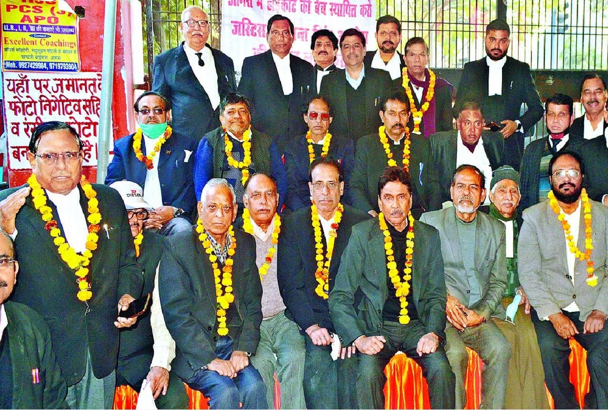 Agra advocates make public awareness in Bah and Fatehabad for high court bench