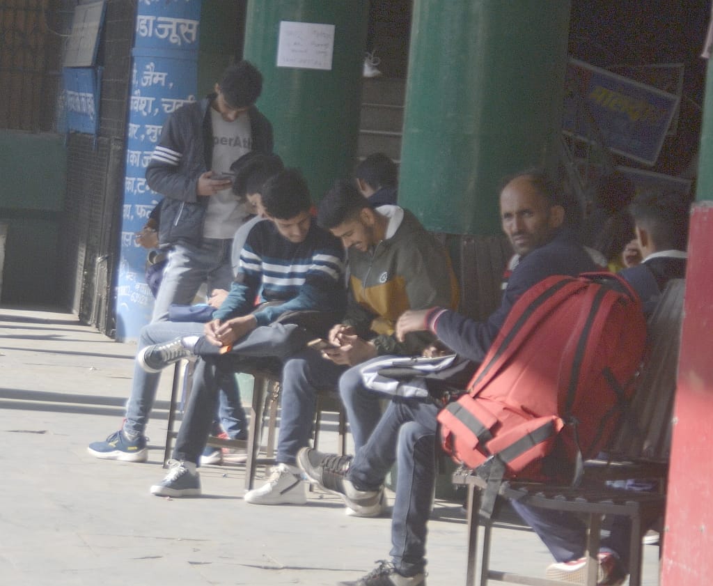 people are not wearing mask in  nahan