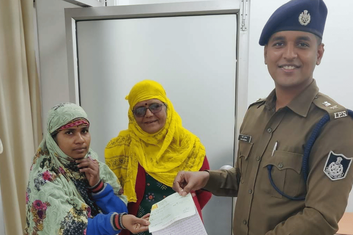 A Poor Bhopal woman gave Rs 600 reward to police for immediate action