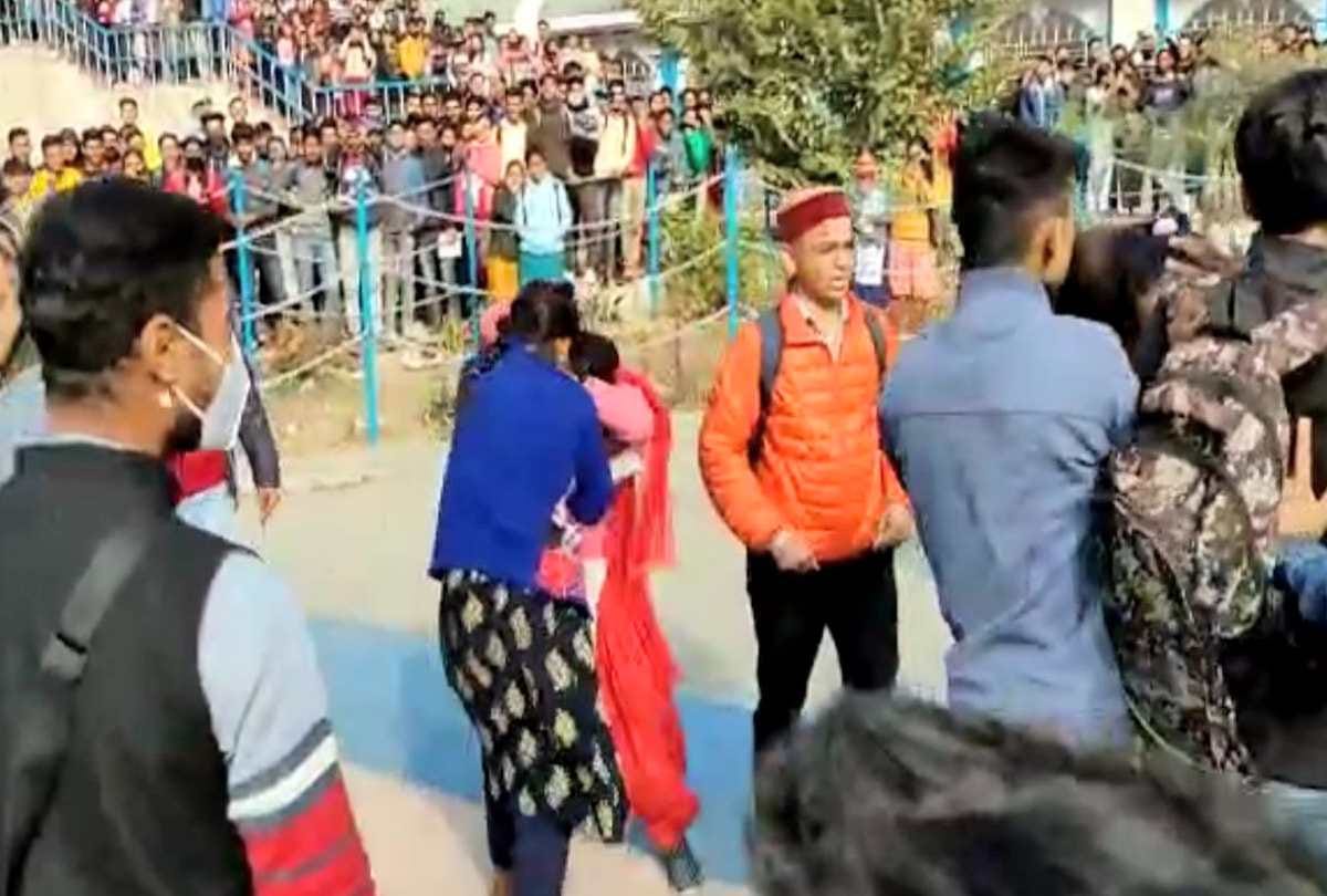 Girls students clash in Himachal's Chamba College, Fiercely Kicked And Punched each other