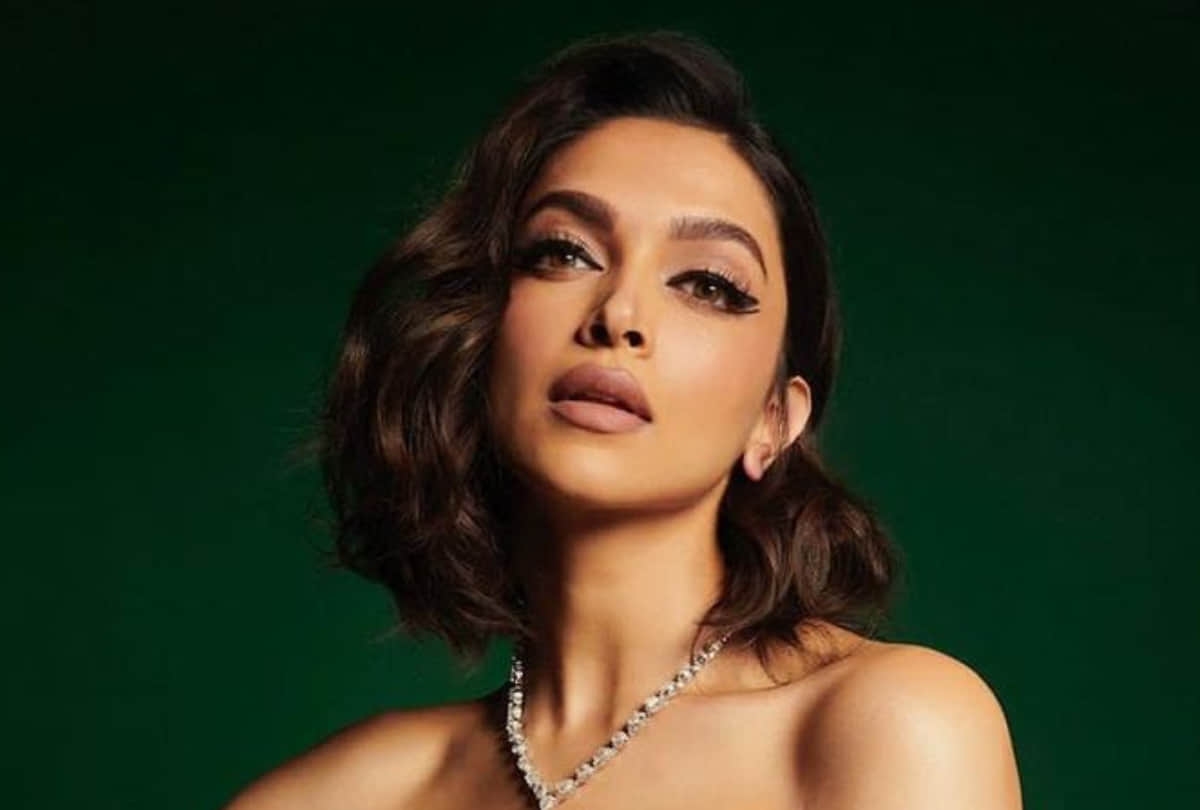 deepika padukone 83 red carpet promotion look gorgeous in bold neckline