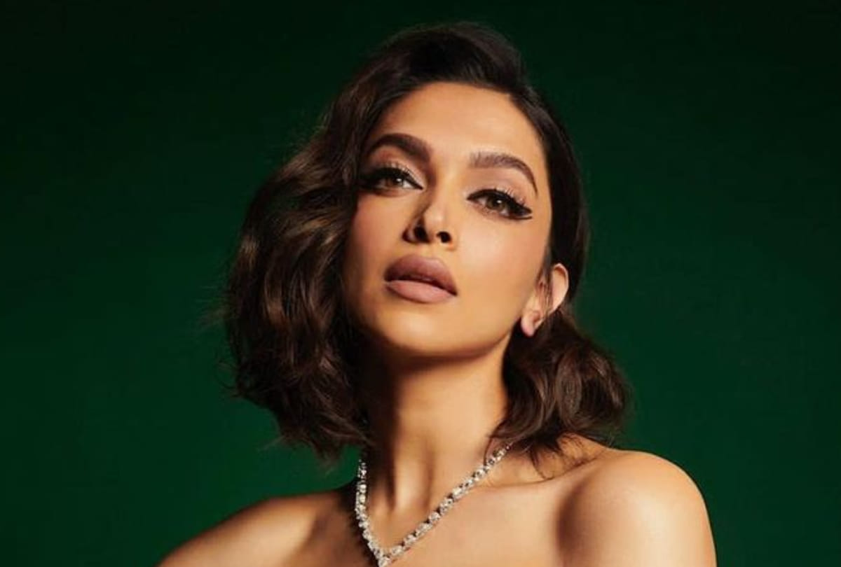 Deepika Padukone trolled for her new hair flip selfie users posted hilarious  comments