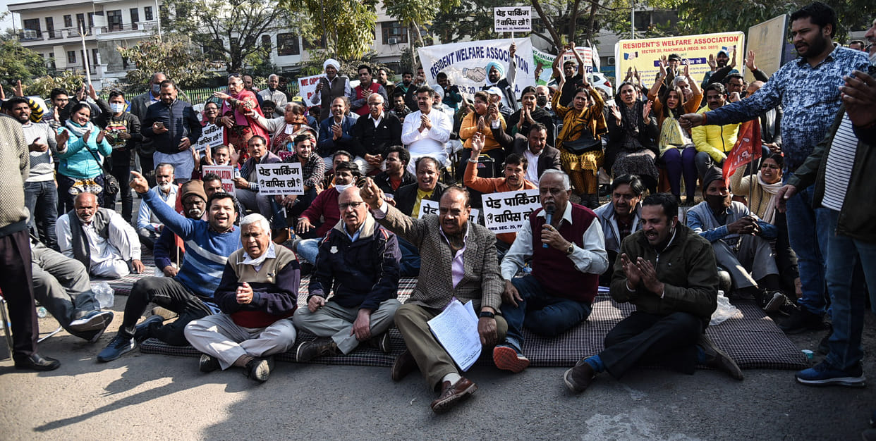 Sector 20 shopkeepers kept the market closed in protest against paid parking
