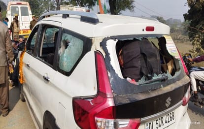 Attack on jansankhya Samadhan Yatra in ghazipur several vehicles damaged and six injured Samajwadi party workers accused