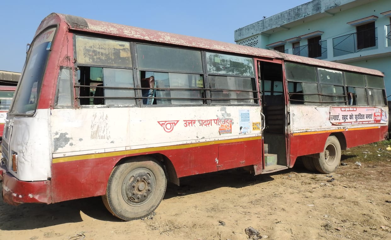 Traveling in roadways buses is not easy in winter