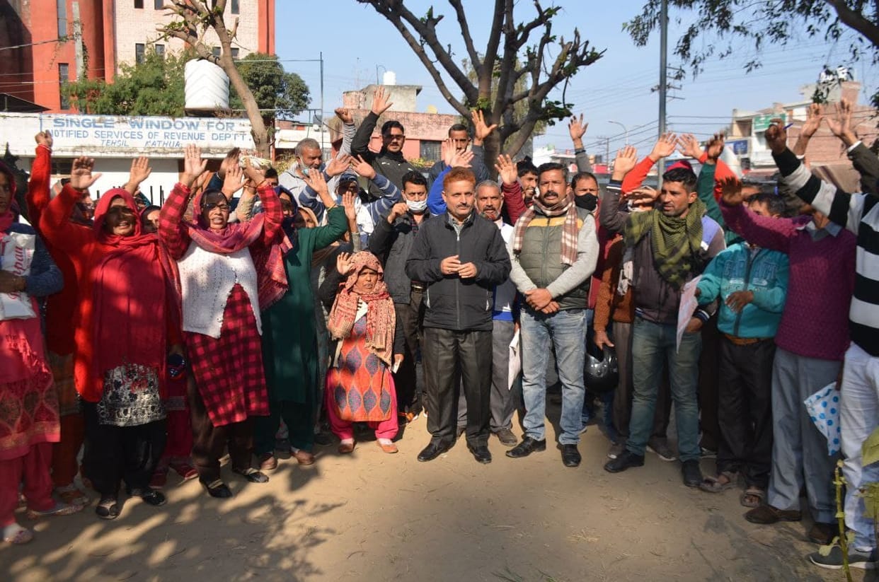 Expressed anger against ration dealer for not getting free ration