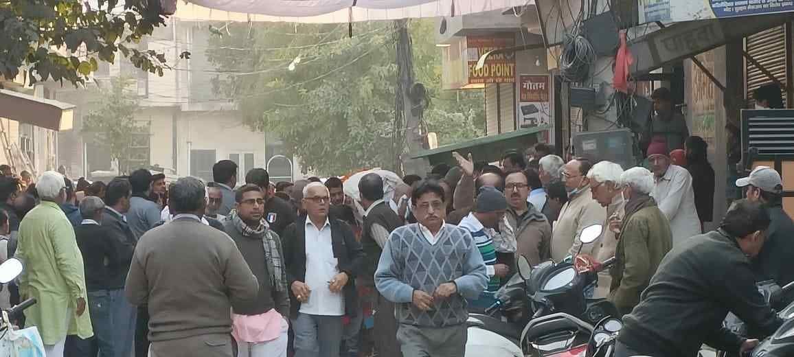 The trolley driver collided with the vehicle of devotees returning from Vrindavan, two killed, seven injured