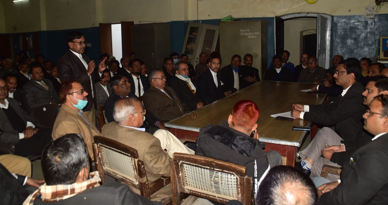 Lawyers on strike against Munsif Court