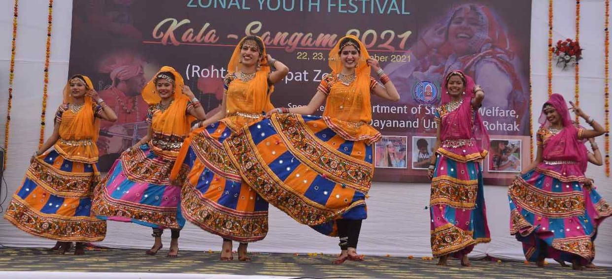 Farmers' pain reflected in youth festival