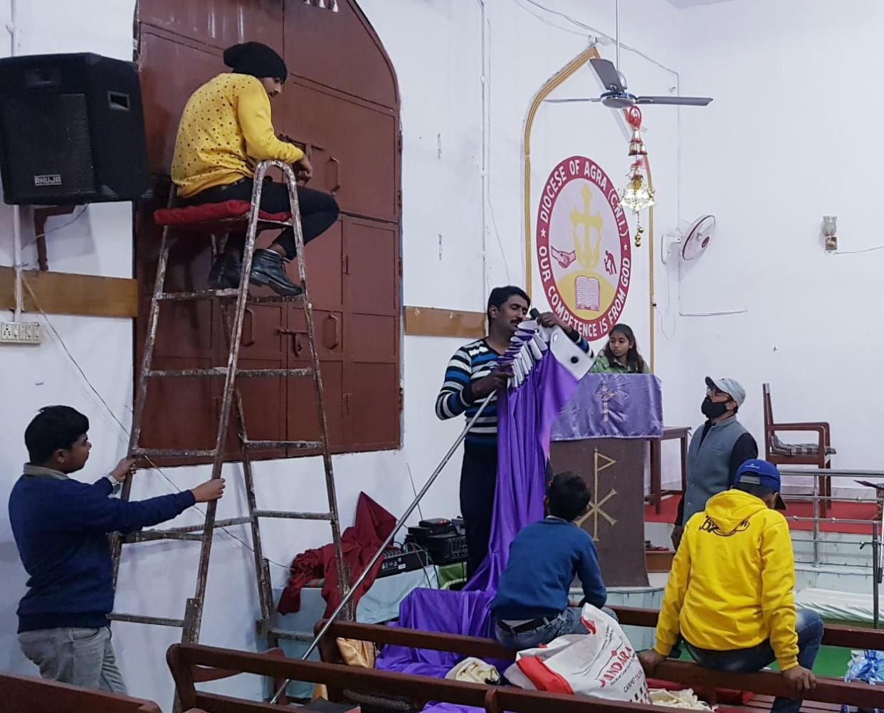 Church shines, tomorrow will be celebrated Christmas festival