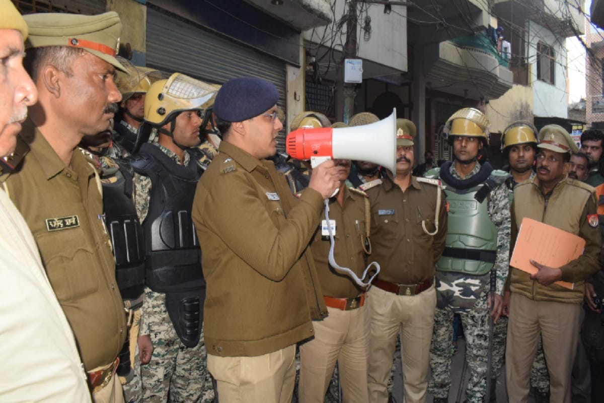 Meerut News: Police have revealed that Haji Galla of Sotiganj had occupied bungalow worth 10 crores of the Ministry of Defense