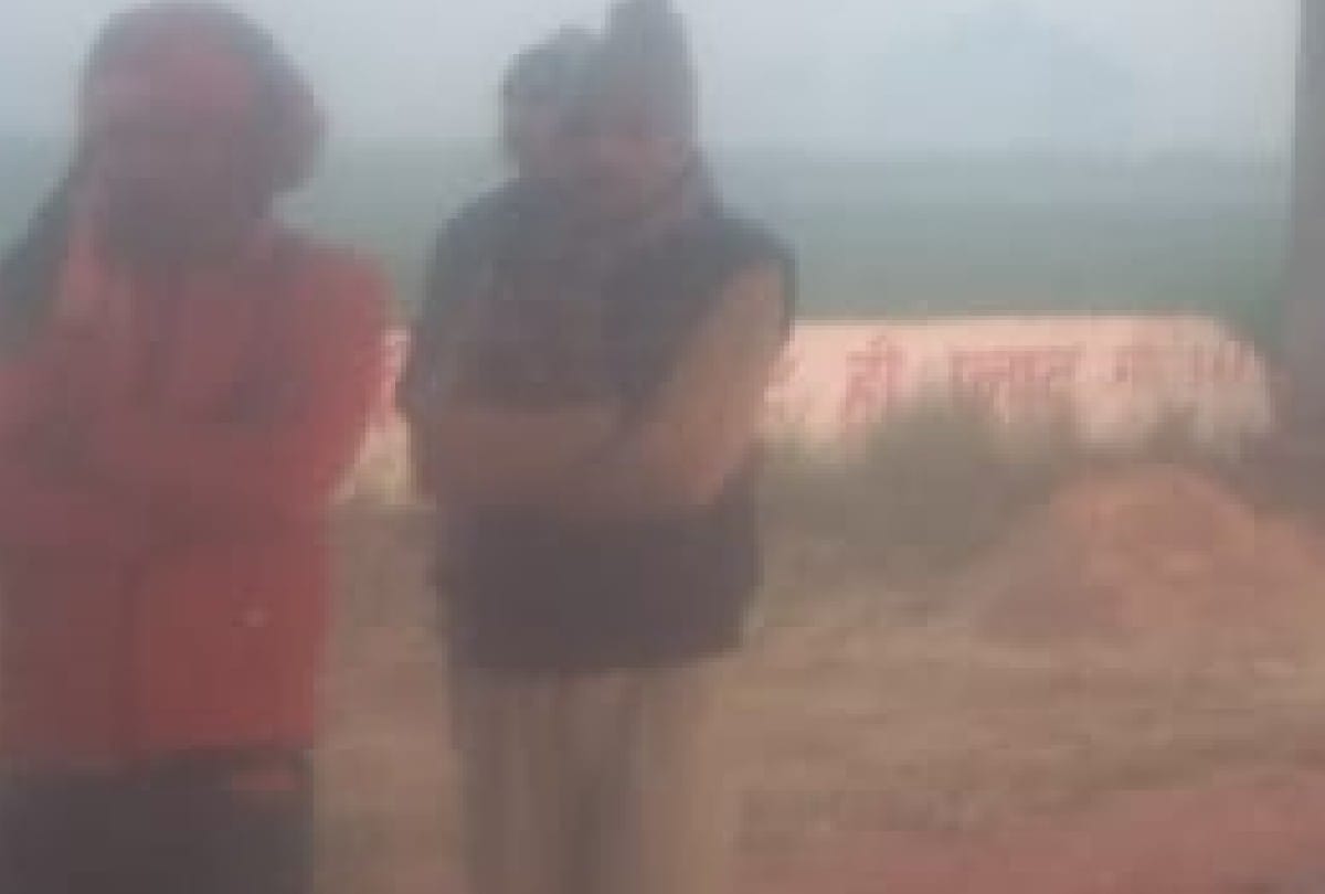 man dead body found hanging on tree near yamuna expressway in agra