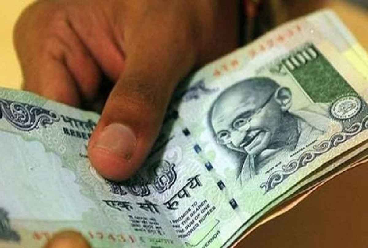 Kanpur Dehat: Inspector took money to drop victim's son, video went viral, complaint to ADG