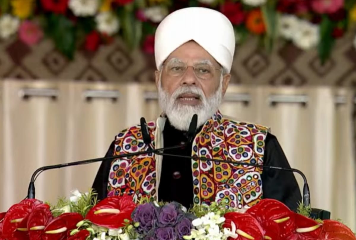 PM Modi UP Visit Live: PM Narendra Modi to Lay Foundation Amul Dairy Plant with 21 Hundred Crore Projects in Varanasi