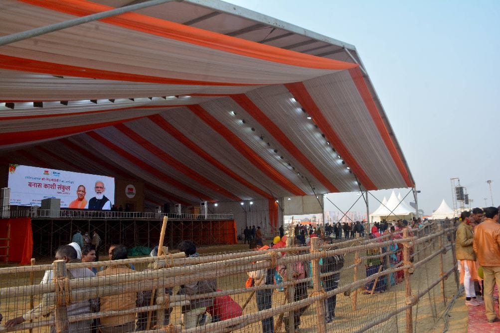 PM Modi in Varanasi today give mantra of atmanirbhar bharat to farmers and talks with beneficiaries of govt schemes