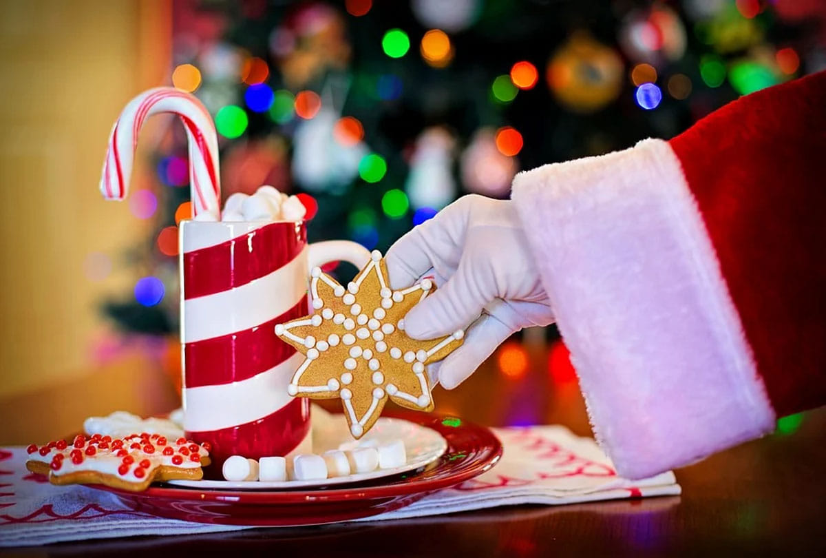 christmas 2021 santa claus life story who is santa claus why santa gives gift for children on christmas