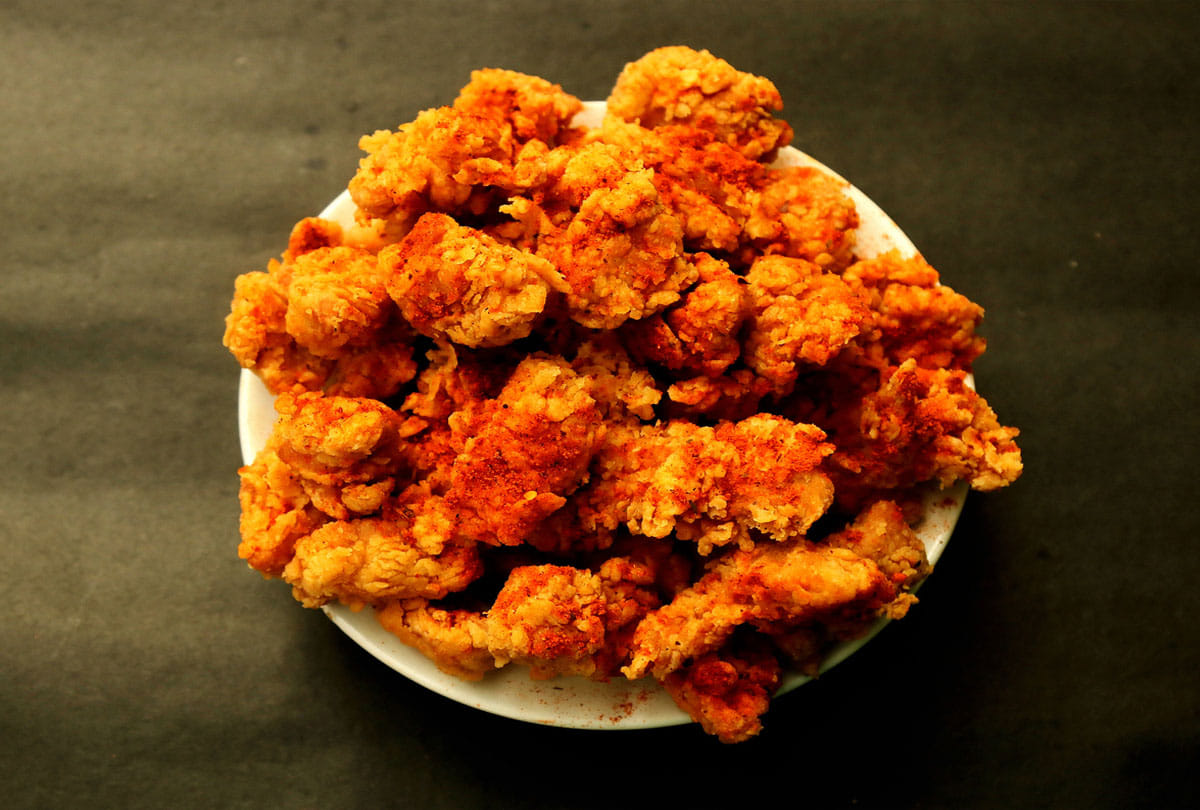 uk woman bought kfc hot wings shocked after saw chicken head inside