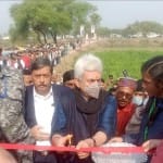 फीता काटते उप राज्यपाल मनोज सिन्हा।