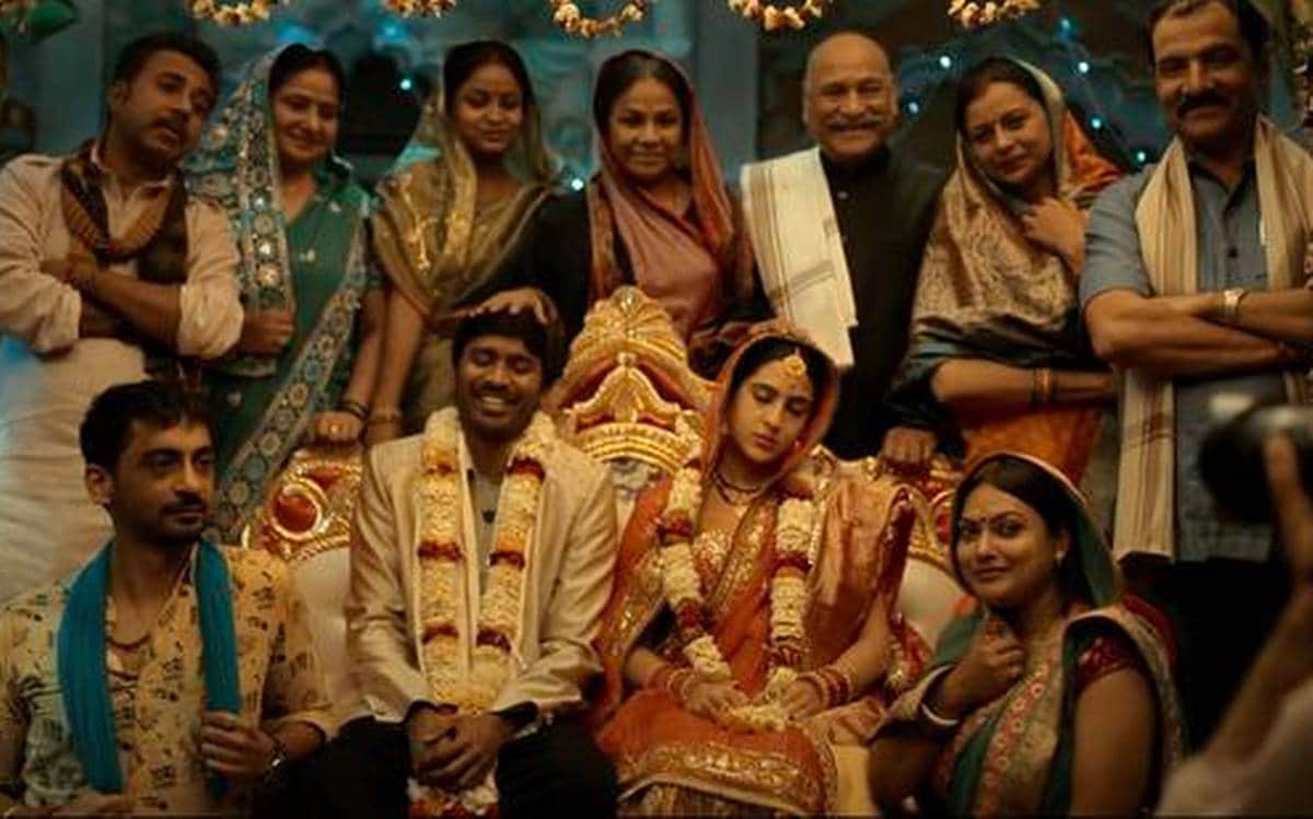 sara ali khan shared a outfit video on instagram reels from the shooting set