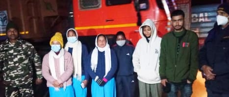 Caught a young woman and a young man being taken to Gujarat by seduction