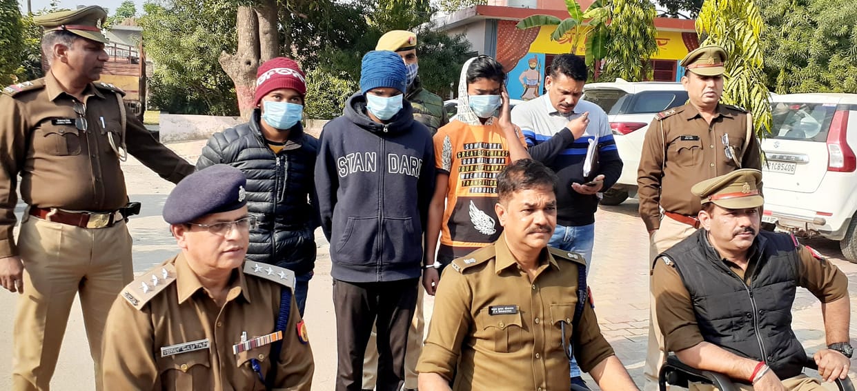 Robbers arrested for robbing salesmen