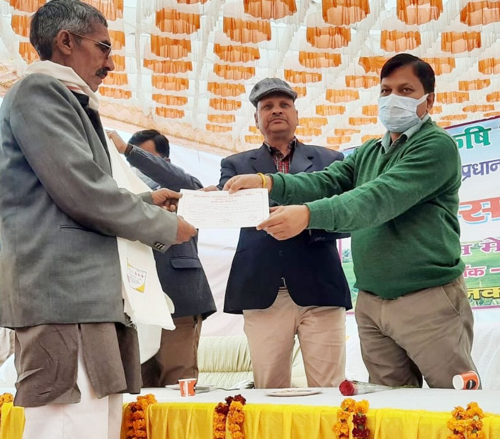 107 farmers honored in Badaun club