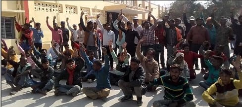 Senior DEN angry after seeing bad work at railway station