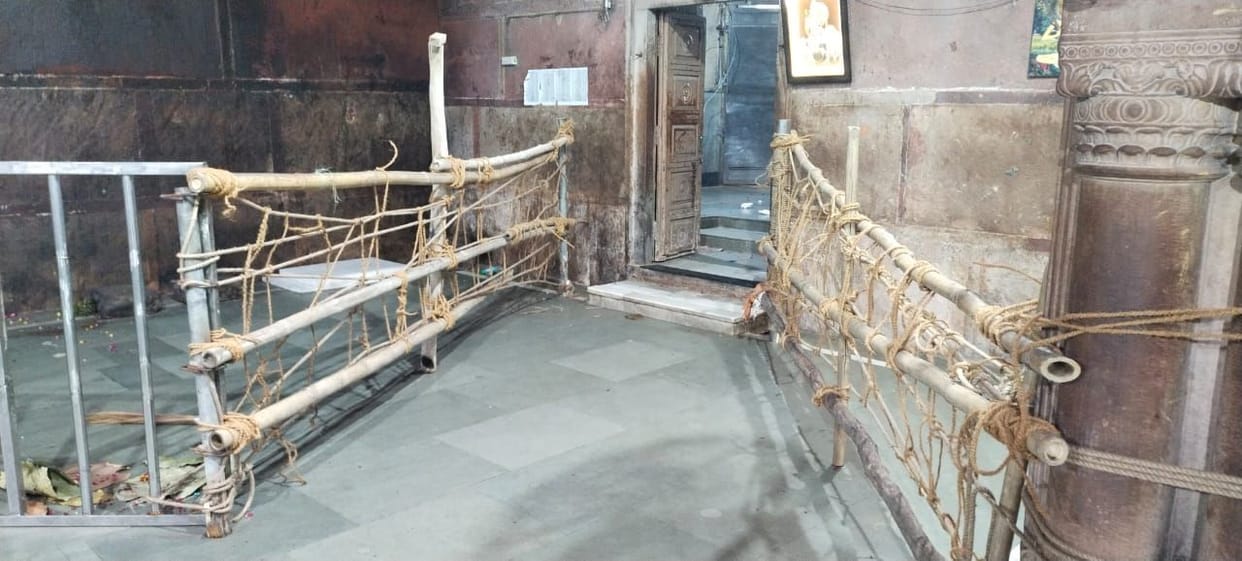 Mathura: One way arrangement of darshan in Thakur Banke Bihari temple