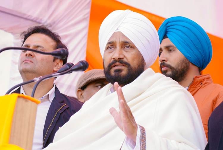 CM Charanjit Singh Channi targeted the opposition parties in Pathankot