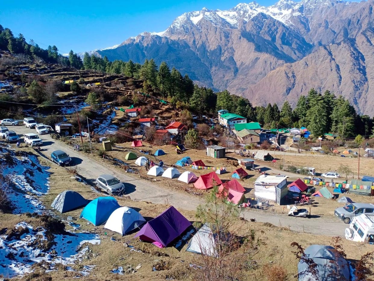 Decorating Auli for Christmas and New Year Celebrations