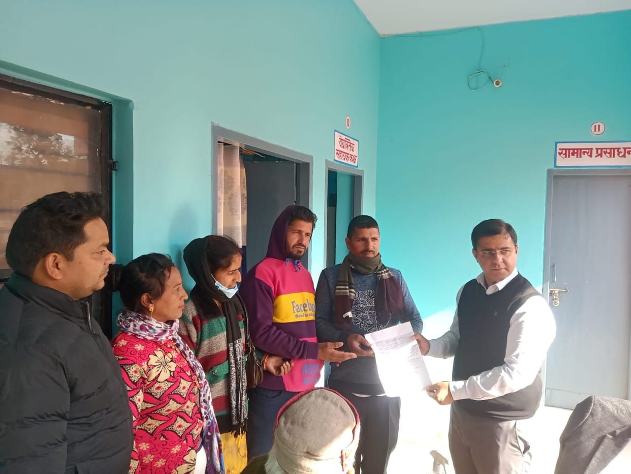 Angry with the village head, five ward members, including the deputy head of Jaul, gave their collective resignation