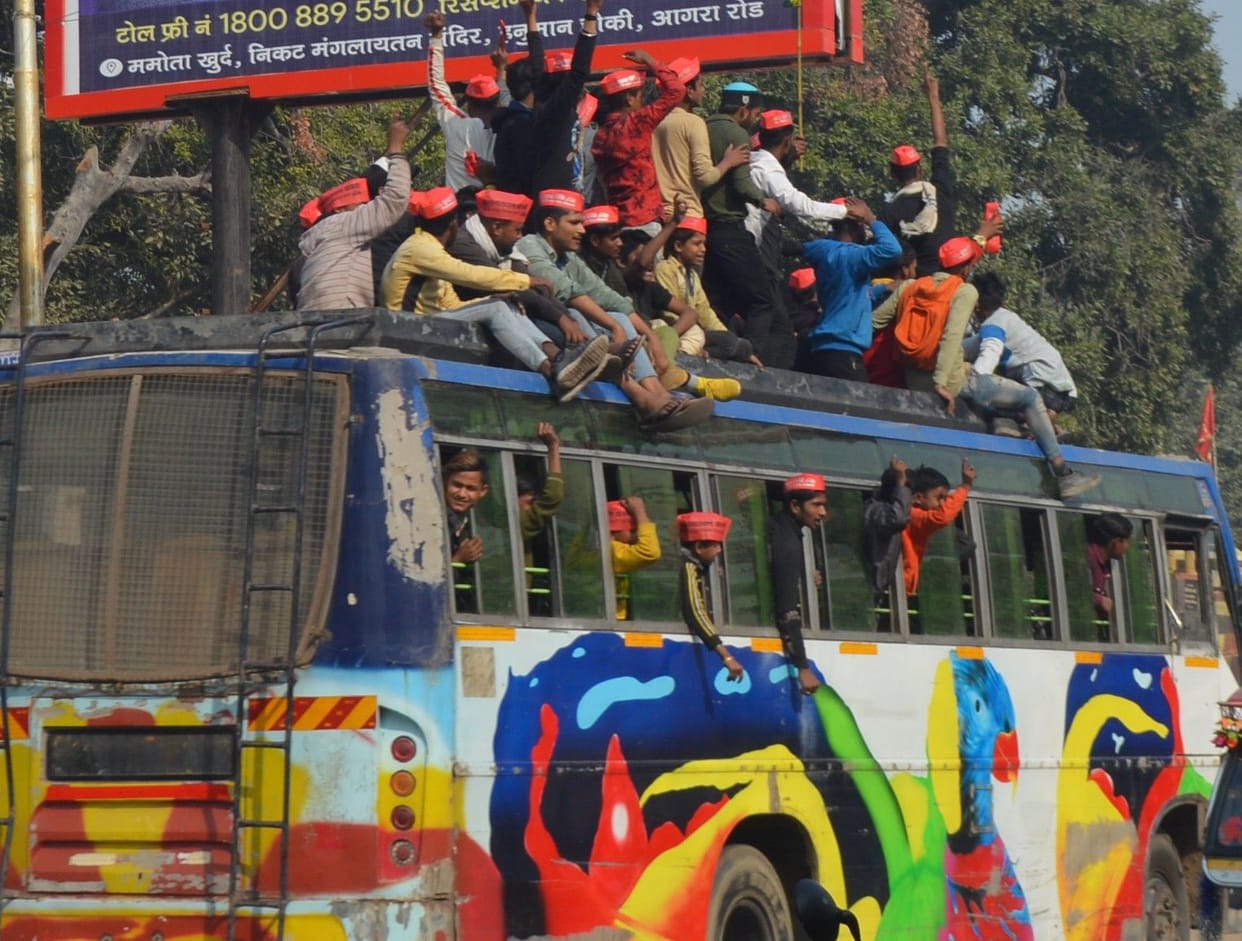 Hathras: SP, RLD workers went to Iglas in large numbers