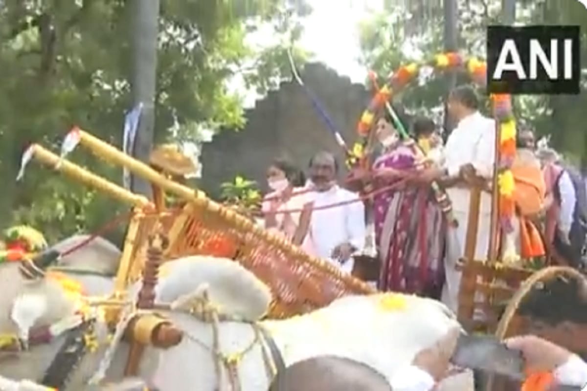 Andhra Pradesh: CJI N V Ramana along with his wife arrived at his native village in a bullock cart 