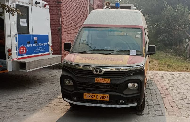 Ambulances are standing without 'Sarathi'