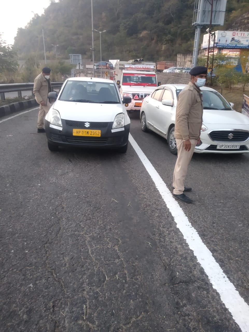 10 thousand vehicles enter Himachal from Parvanoo on pre eve of Chrismas Chail Kasauli hotels packed
