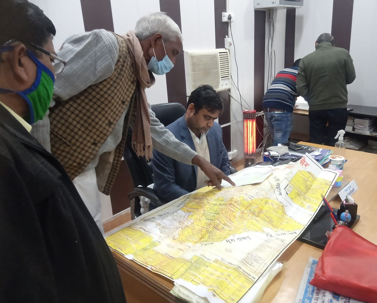 Demand for demarcation by showing map to SDM