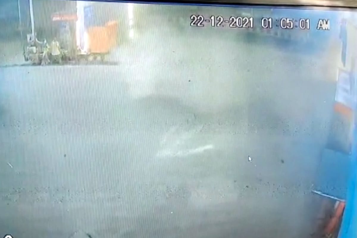 Meerut News: Police have recovered a cctv video of car accident after two student death and see photos