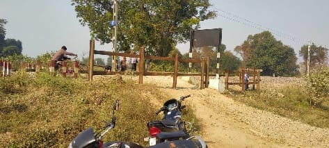Railway closed the road near the canal near Chhoti Umaria village