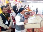 पडरौना नगर के एक होटल परिसर में ग्रापए अधिवेशन कार्यक्रम को संबोधित करते सांसद विजय कुमार दूबे।?