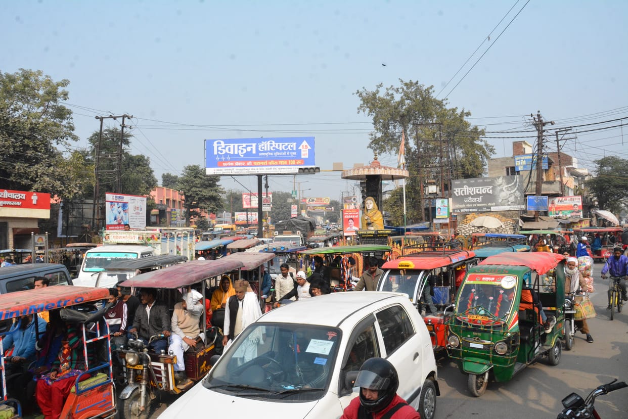 Ahilyabai Chowk got jammed when there was barricading at Sarwat crossroads