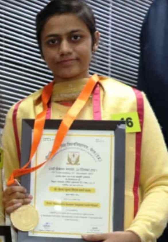 Aakriti was awarded the gold medal in the convocation