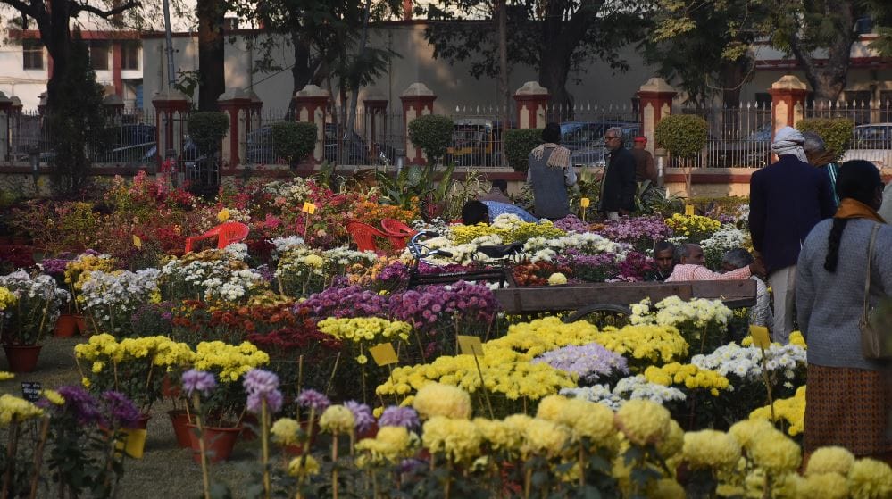 Mahamana Madan Mohan Malaviya jayanti Celebration in bhu campus varanasi decoration of flowers