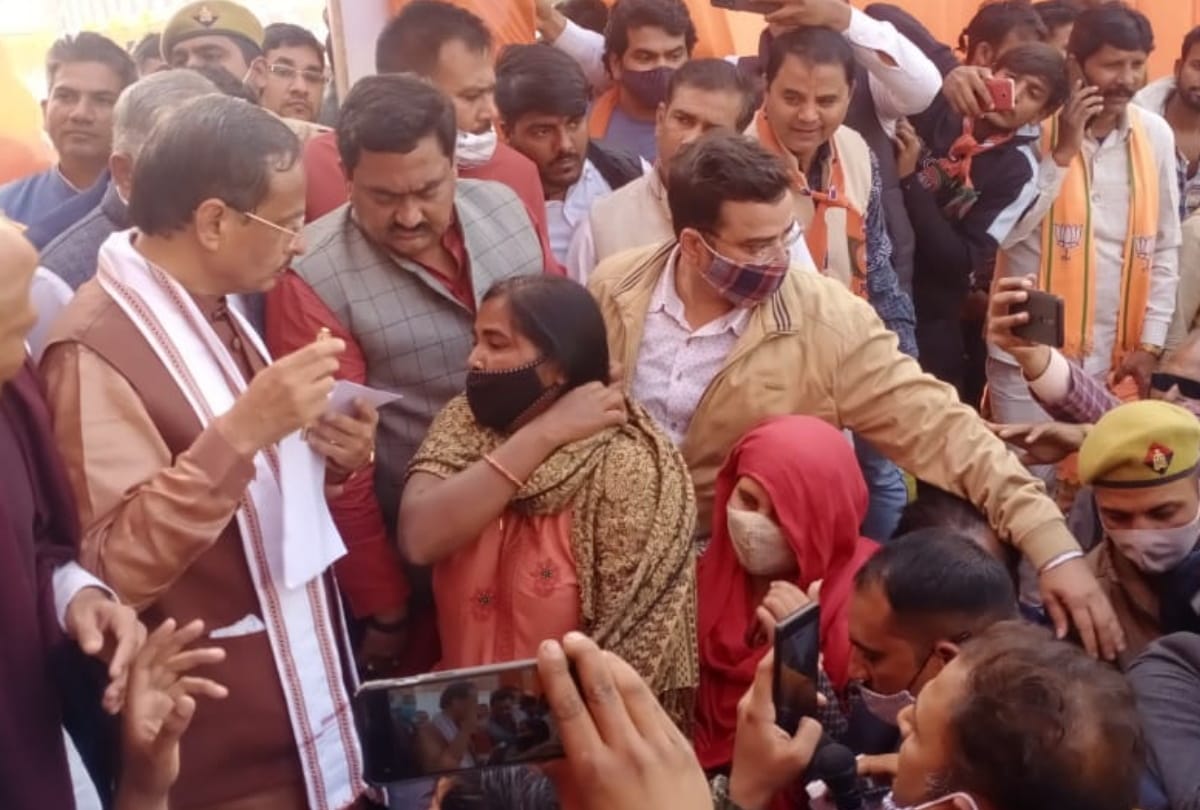 UP deputy CM Dinesh Sharma in Muradnagar says in Yogi government goons and mafias leaving state terror