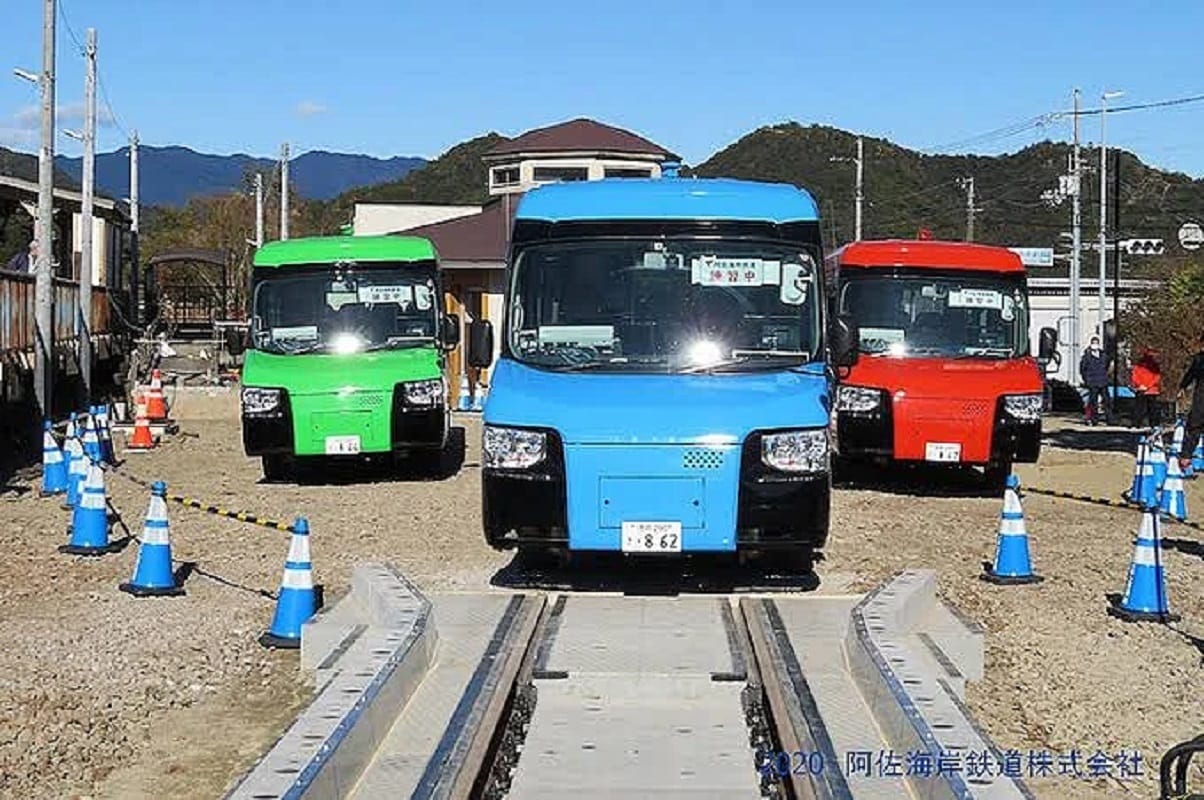 dmv train japan dual-mode vehicle japan Japan launches world's first DMV Dual Mode Vehicle for public use in Japanese city of Kaiyo
